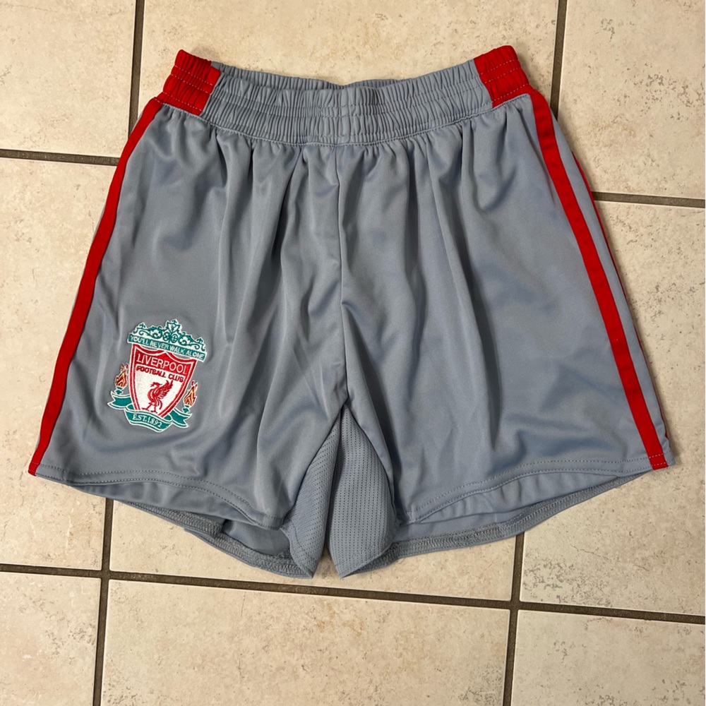 Futbol Europa youth, small soccer shorts. Liverpool football club.